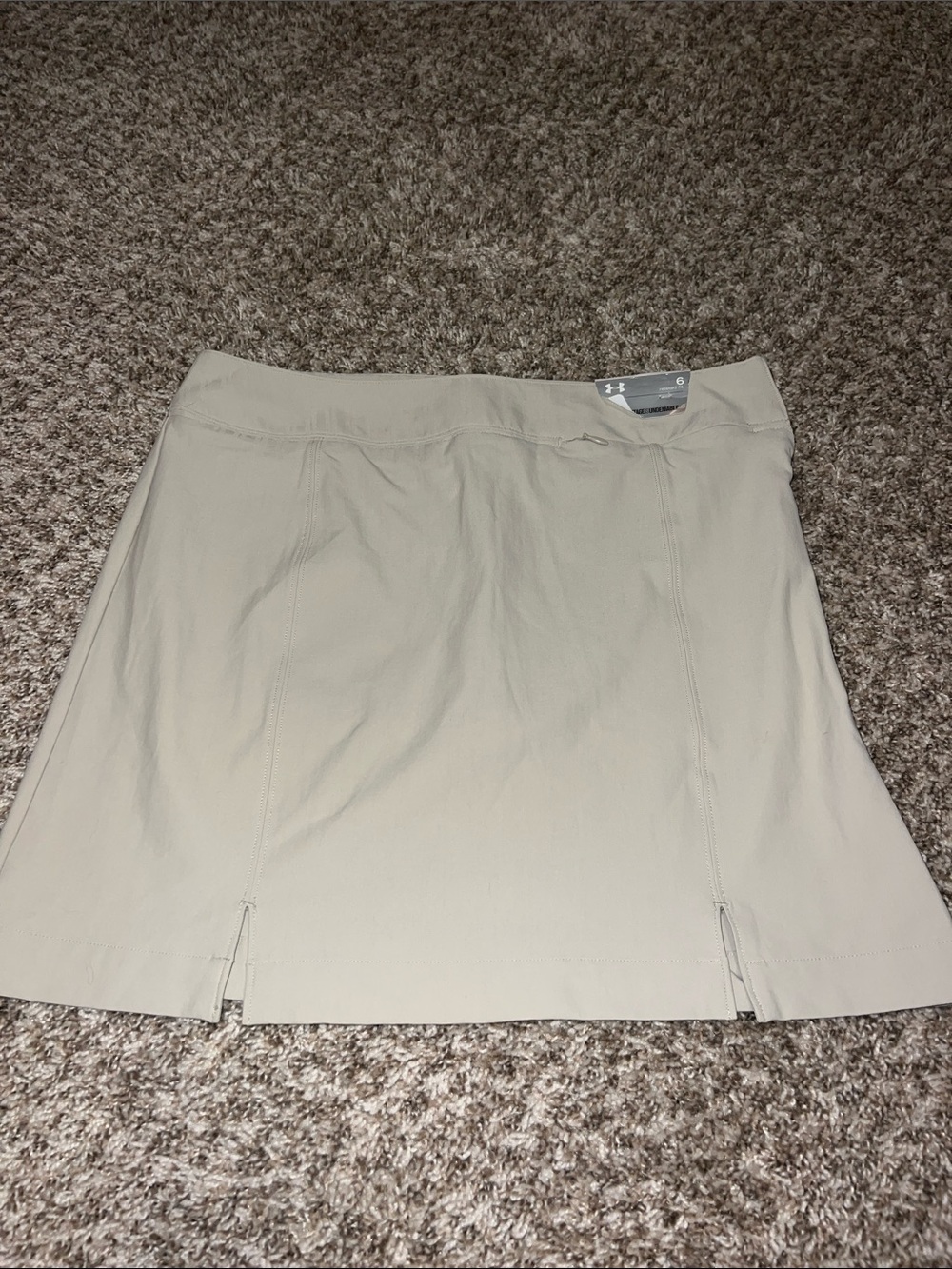NWT! Under Armour Relaxed Fit Khaki Performance Golf Skort size 6! - Picture 15 of 16